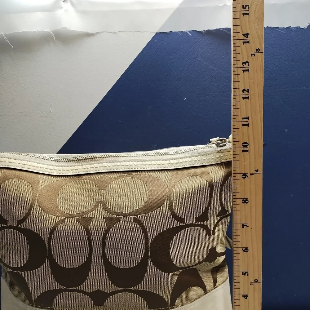 Coach Signature‎ Shoulder Bag Womens Multi Canvas Leather Casual Zip Closure